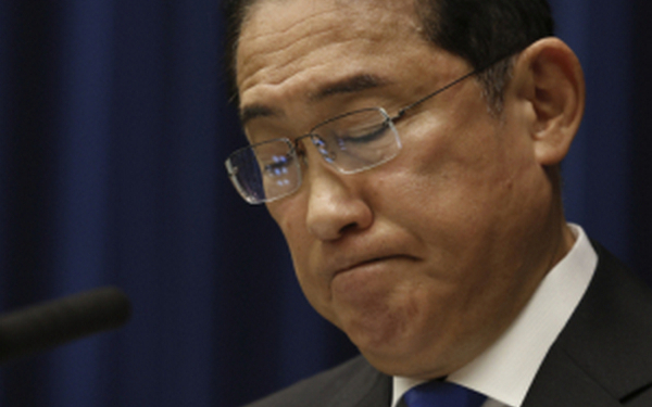 Прем’єр Японії йде у відставку – чому, і що це означає для України і українців