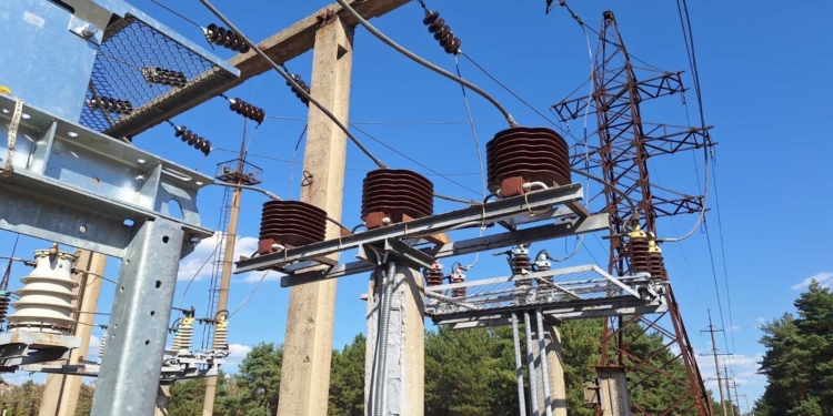 Щоб відновитись після варварських російських атак: Миколаївщина отримала 42 трансформатори від USAID (ФОТО)