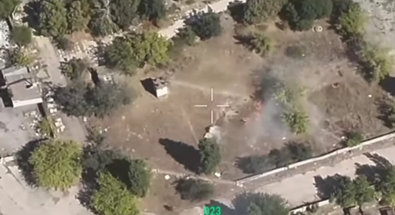 Командувач Повітряних сил ЗСУ показав, як наша авіація знешкодила ворожий підземний пункт управління на Курському напрямку (ВІДЕО)