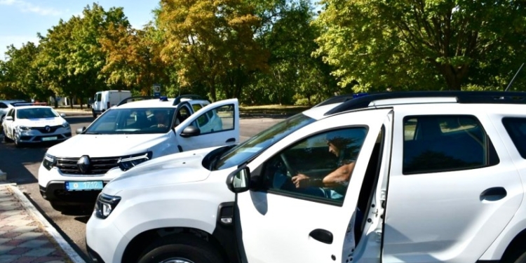 Громада Южноукраїнська на Миколаївщині передала поліцейським нові службові автомобілі