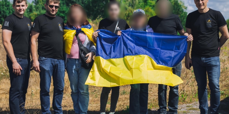 В Україну з ТОТ вдалось повернути двох дітей і жінку (ФОТО)