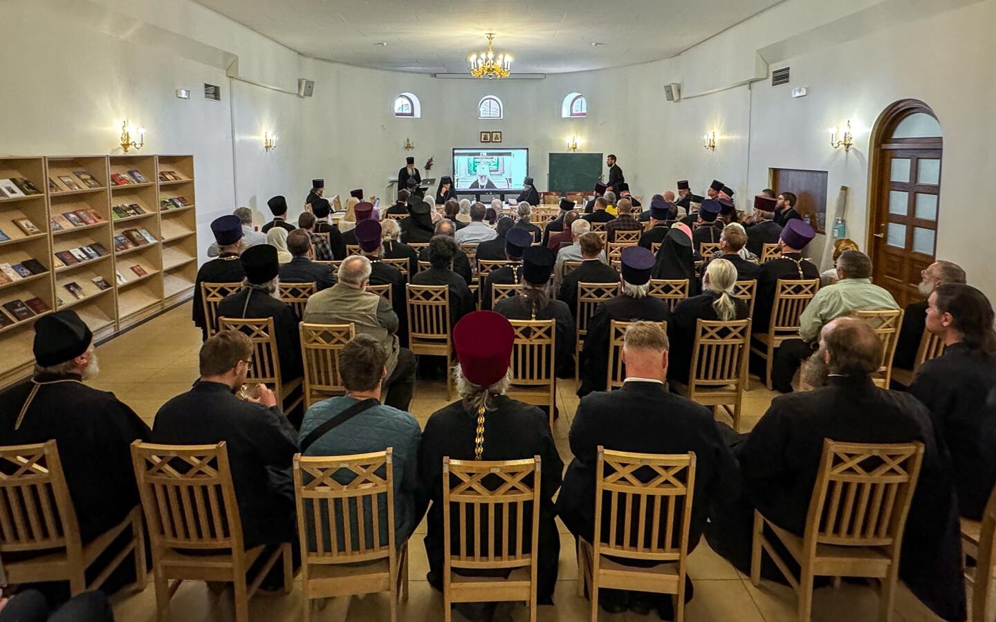 Співпадіння? Естонська православна церква прибрала згадку Московського патріархату зі свого статуту