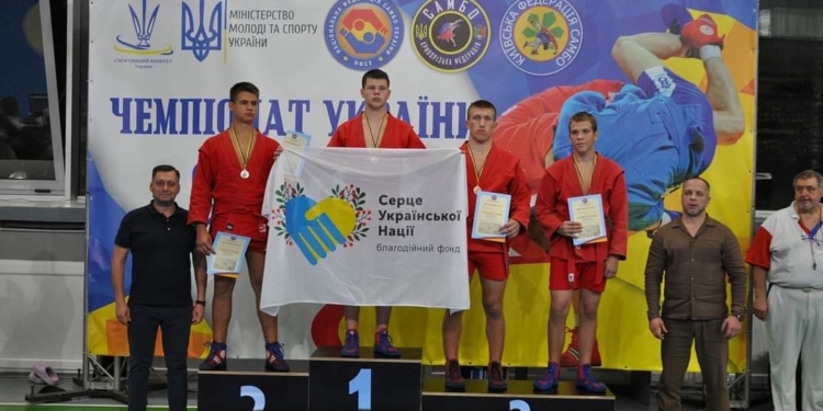 Миколаївські самбісти стали переможцями та призерами чемпіонату України