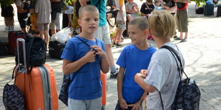 Відпочинок з користю: більше 150 дітей з Миколаєва вирушили на безкоштовне оздоровлення (ФОТО)