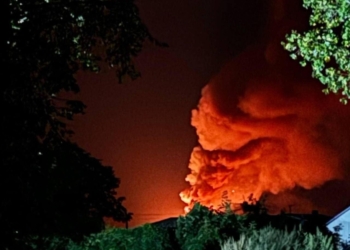 У Воронезькій області після атаки дронів горить і вибухає склад БК (ВІДЕО)