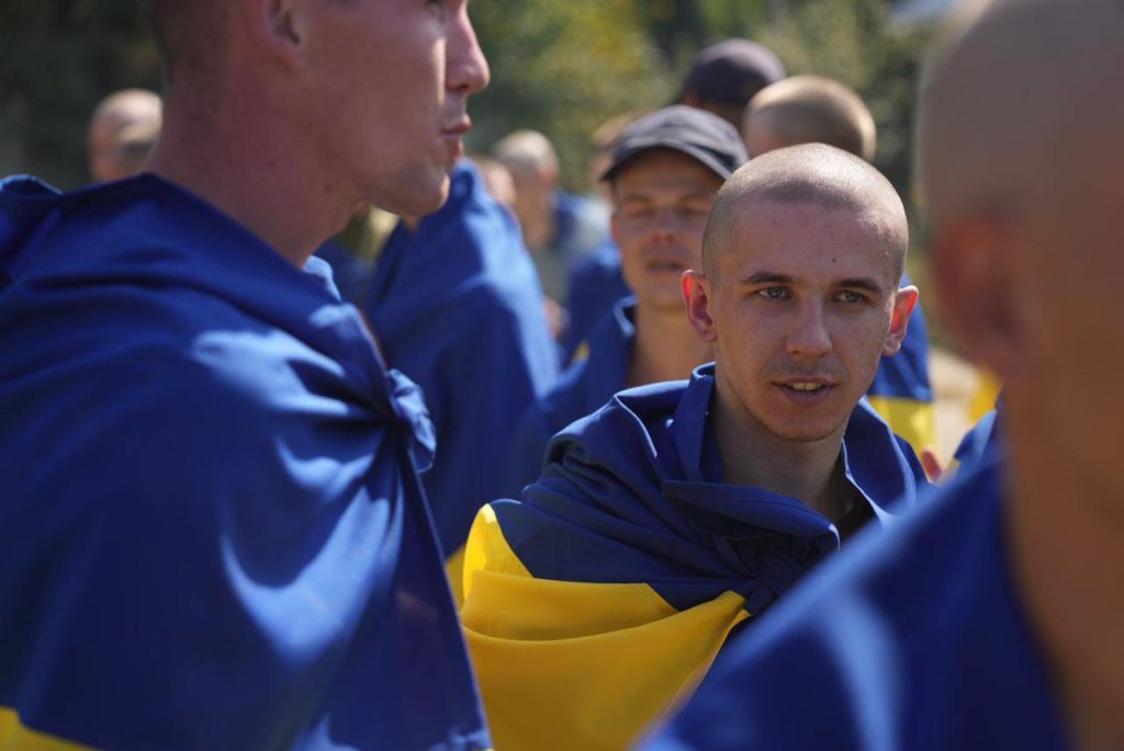 Звільнені полонені вже в Україні, - Зеленський (ФОТО) 2