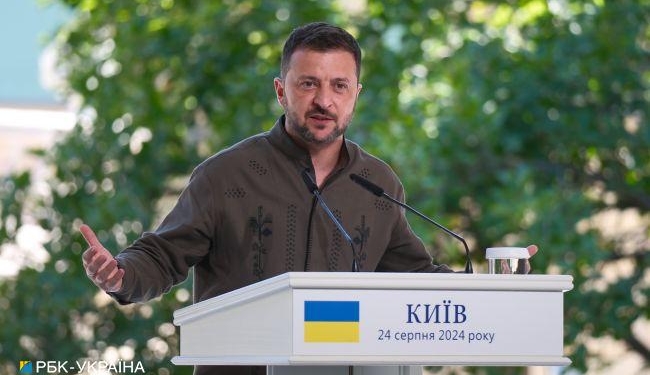 Зеленський про путіна: Він демон, який зараз бомбить свої села (ВІДЕО)