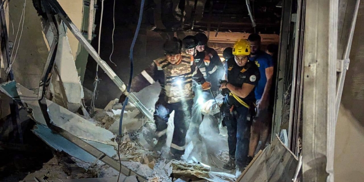 Кривий Ріг: внаслідок ворожого удару загинуло 2 людини, ще 5 — отримали травми різного ступеня тяжкості (ФОТО)