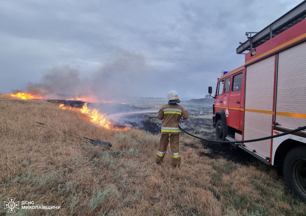 Миколаївщина все ще у вогні - горіло звалище і будинок через ворожий дрон (ФОТО) 2