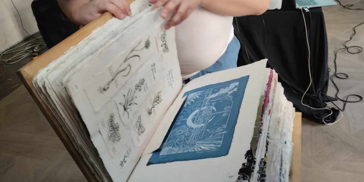 “Ламент Херсонщини” – у Миколаєві презентували повністю рукотворну книгу (ФОТО)