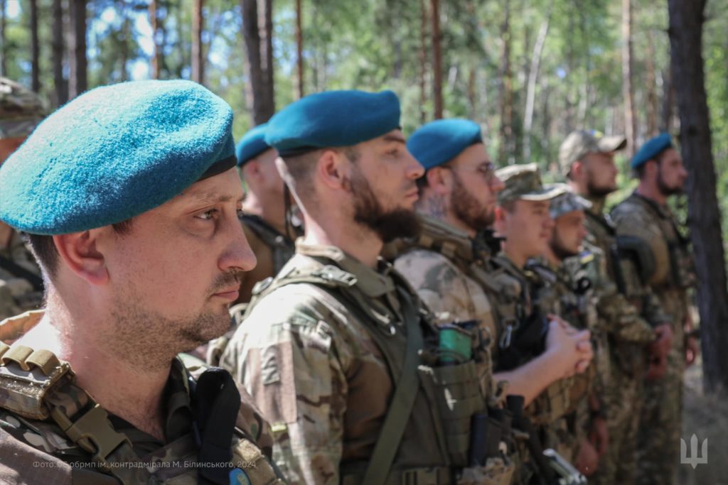 Сирський відзначив мужність та відвагу миколаївських морпіхів (ФОТО) 20