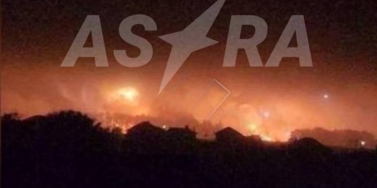 У російському Ліпецьку вночі атакований аеродром, там досі вибухає і горить (ВІДЕО)