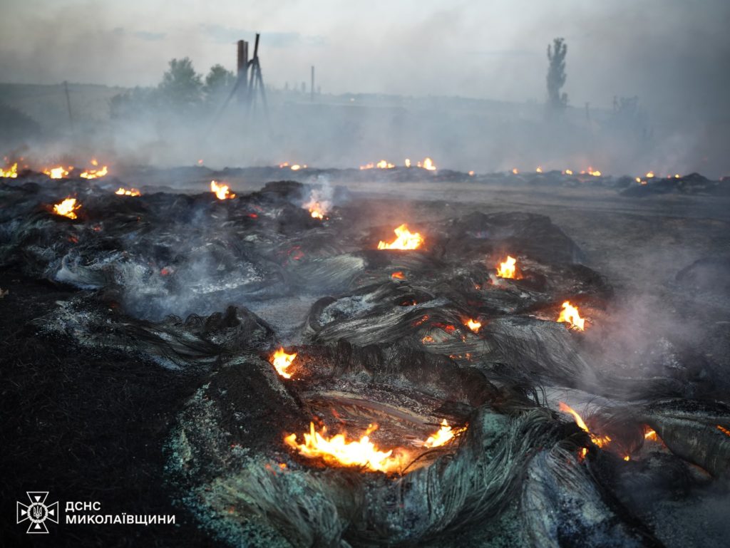 Комбайни, шини і 37,5 га відкритих територій: що вчора вогнеборці гасили на Миколаївщині (ФОТО) 24