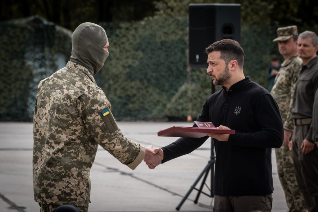 День Повітряних Сил. Звання Героя України присвоєно миколаївському авіатору, а п’яти військовим частинам ПС – почесні найменування (ФОТО) 30