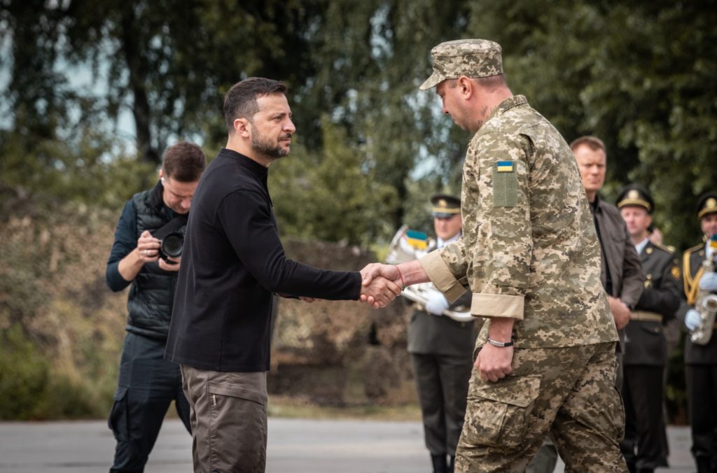 День Повітряних Сил. Звання Героя України присвоєно миколаївському авіатору, а п’яти військовим частинам ПС – почесні найменування (ФОТО) 32