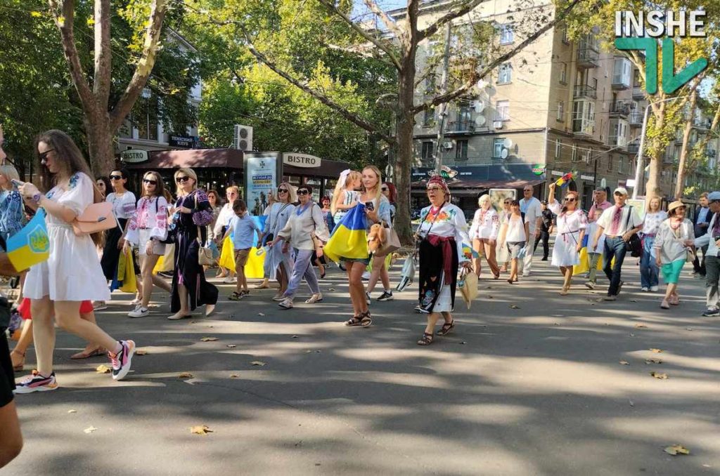 У Миколаєві пройшов Марш вишиванок (ФОТО) 26