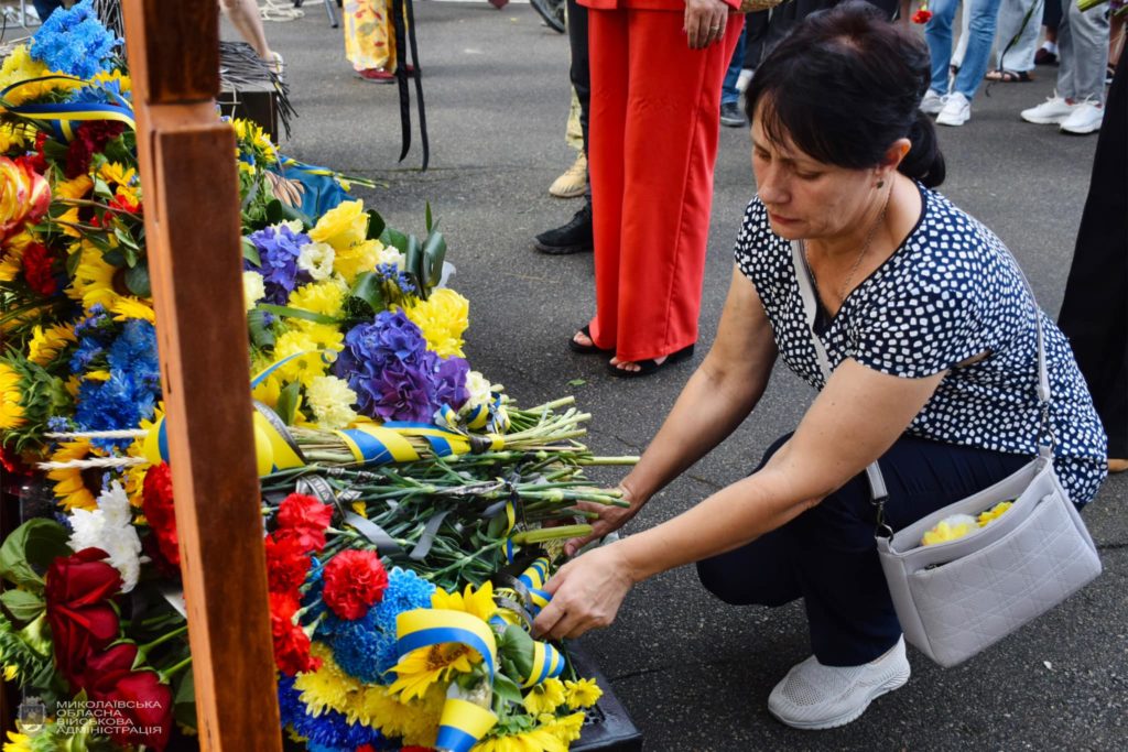 У Миколаєві вшанували памʼять полеглих захисників України (ФОТО) 34