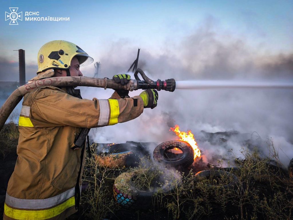 "Чорну пожежу" під Миколаєвом локалізували (ФОТО) 4