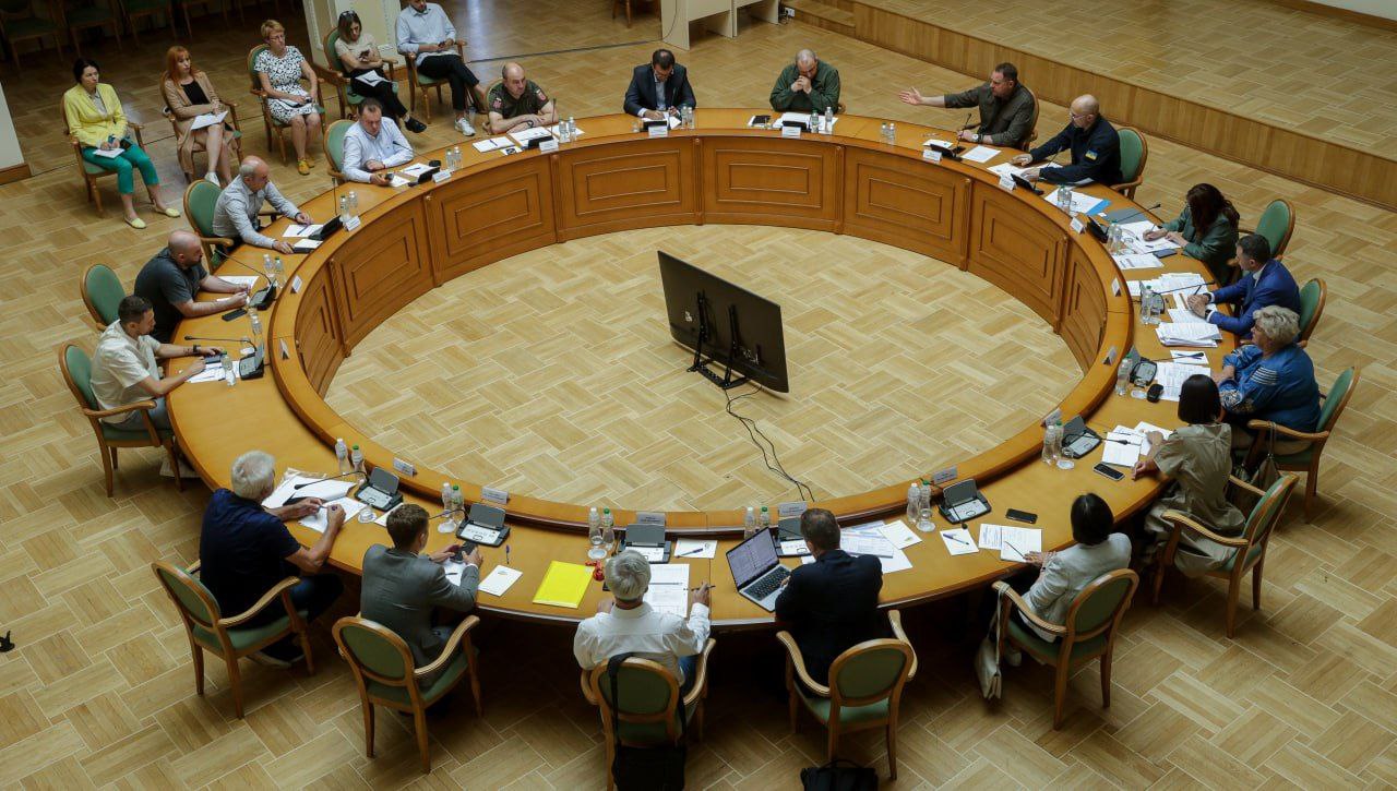 Щоб пояснити необхідність підвищення податків та «знайти ефективні рішення»: урядовці проводять зустрічі з бізнесом (ФОТО)