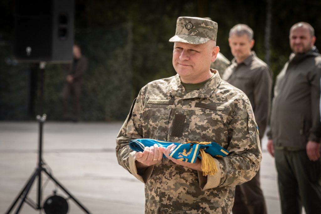 День Повітряних Сил. Звання Героя України присвоєно миколаївському авіатору, а п’яти військовим частинам ПС – почесні найменування (ФОТО) 40