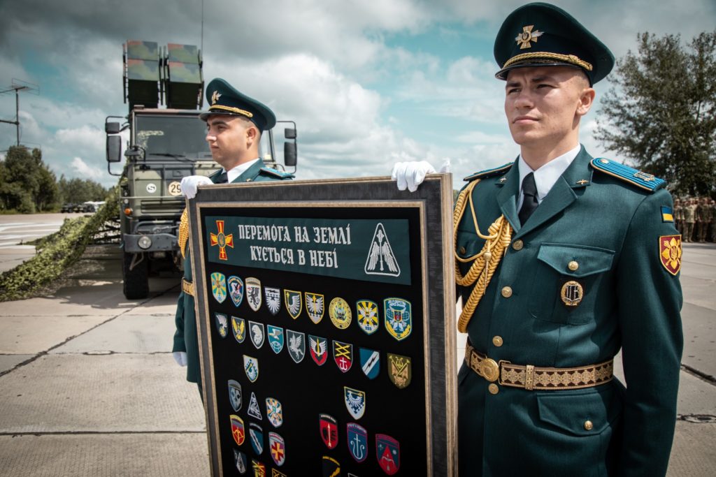 День Повітряних Сил. Звання Героя України присвоєно миколаївському авіатору, а п’яти військовим частинам ПС – почесні найменування (ФОТО) 46