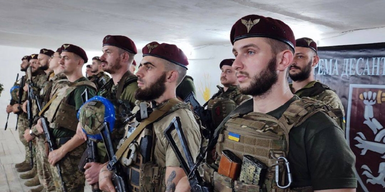 Сирський нагородив воїнів, що відзначились у Курському поході (ФОТО)