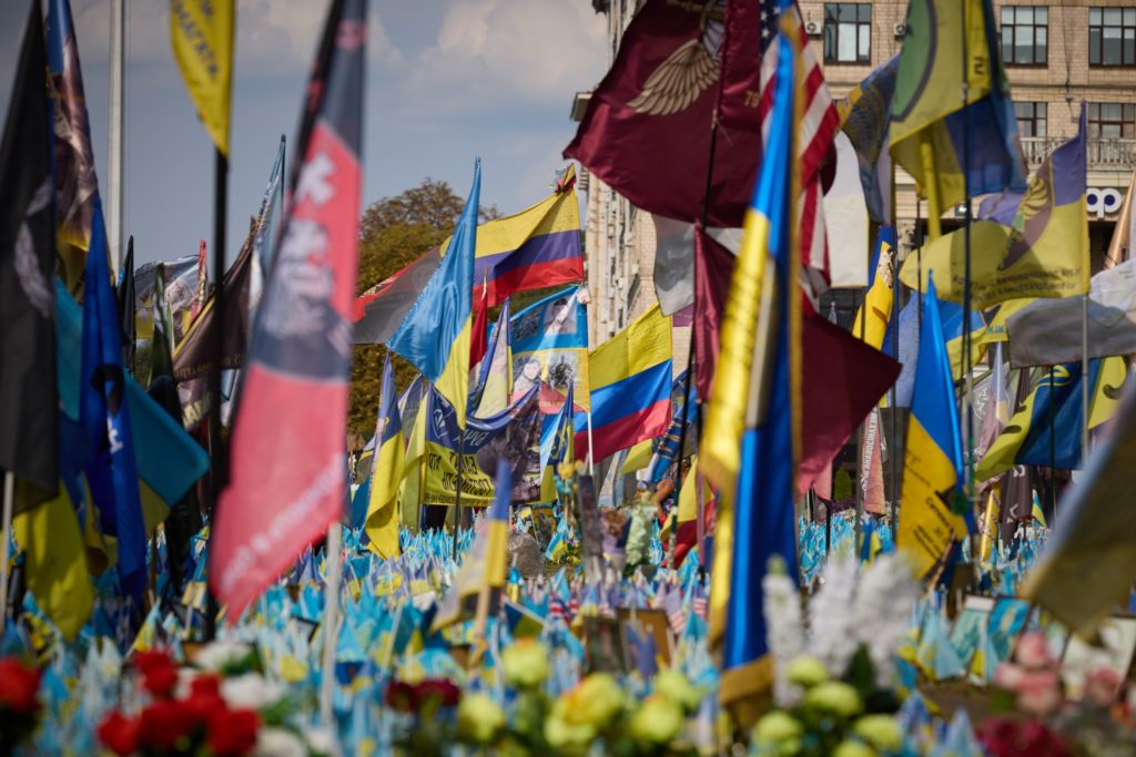 «Цей спланований, цинічний російський злочин Україна ніколи не забуватиме й не залишить безкарним» - Зеленський про 10-ту річницю Іловайської трагедії (ФОТО) 6