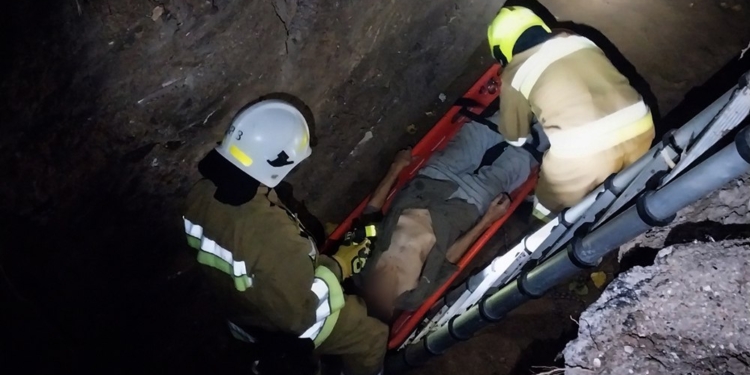 Місто кротів. У Миколаєві чоловік у темряві впав у котлован – тепер в лікарні (ФОТО)