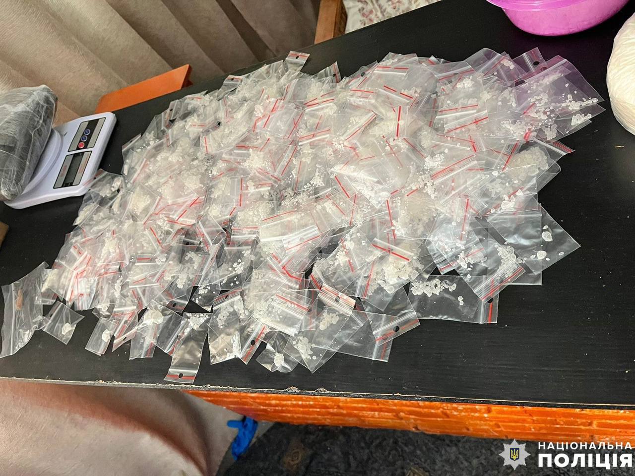 У Миколаєві затримали чоловіка з партією психотропів – понад 2 кг (ФОТО)