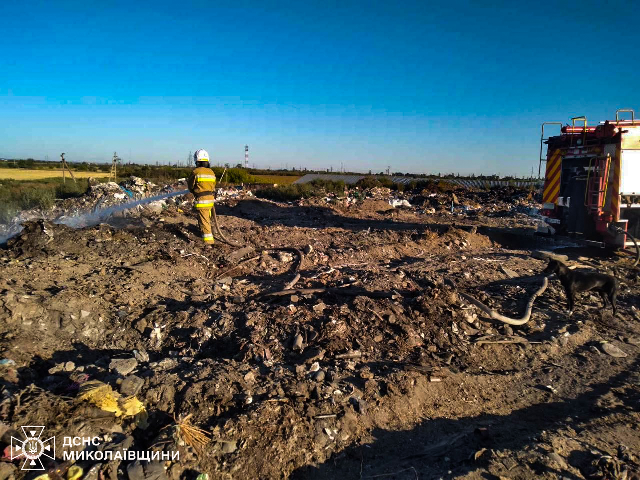У Вознесенську горіло міське звалище, всього на Миколаївщині 21 пожежа за добу (ФОТО)