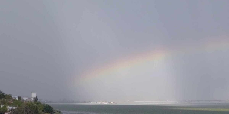 Фантастичне видовище спостерігали сьогодні над Миколаєвом (ФОТО, ВIДЕО)