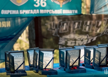 Сирський відзначив мужність та відвагу миколаївських морпіхів (ФОТО)