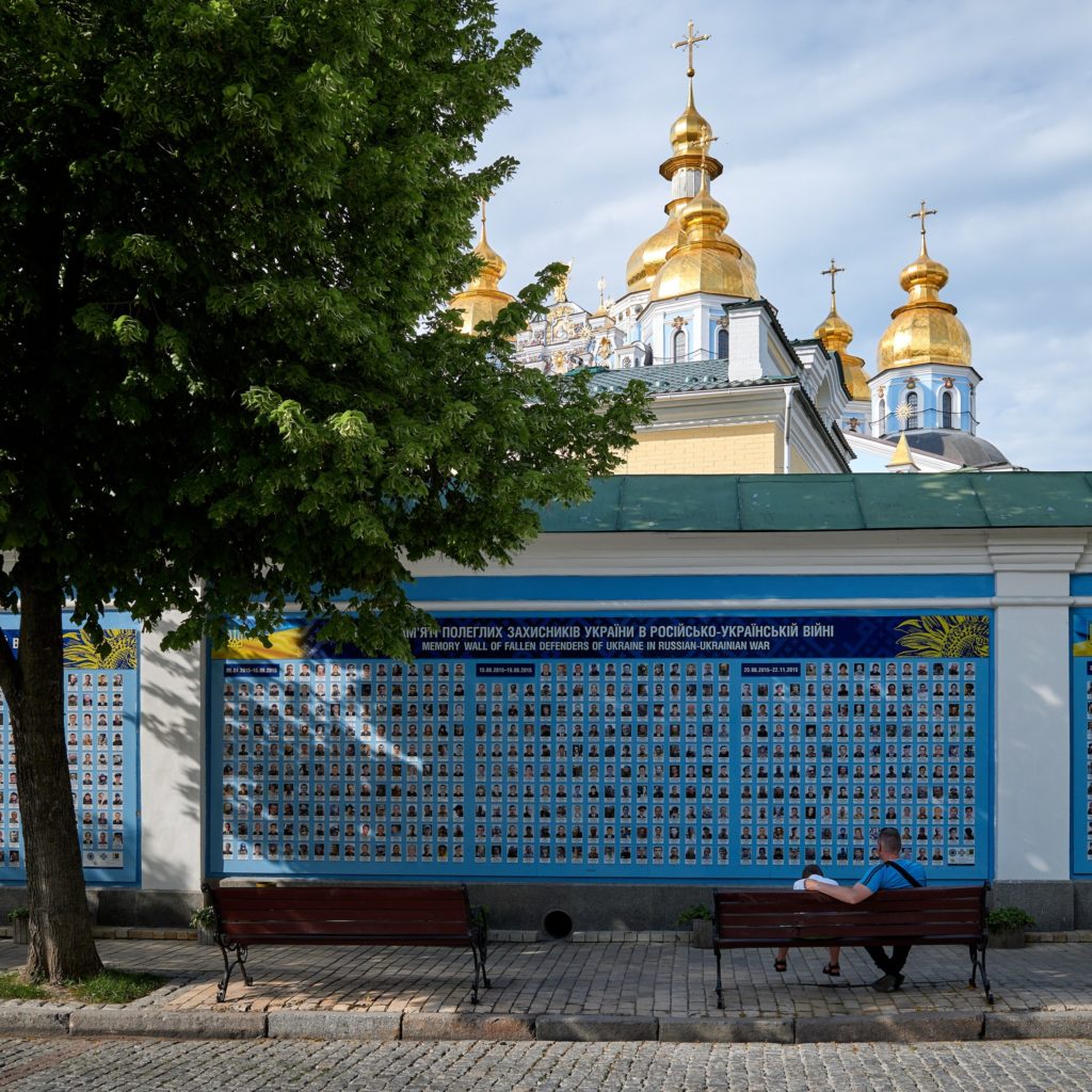 «Цей спланований, цинічний російський злочин Україна ніколи не забуватиме й не залишить безкарним» - Зеленський про 10-ту річницю Іловайської трагедії (ФОТО) 10