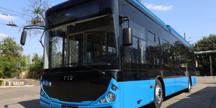 Миколаїв отримав 7-й тролейбус PTS українського виробництва з автономним ходом (ФОТО)