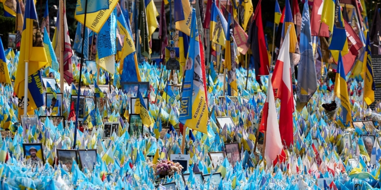 «Цей спланований, цинічний російський злочин Україна ніколи не забуватиме й не залишить безкарним» – Зеленський про 10-ту річницю Іловайської трагедії (ФОТО)