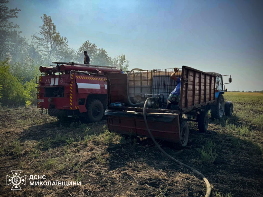 На Миколаївщині рятувальники ліквідували наслідки масованого ворожого обстрілу (ФОТО) 8