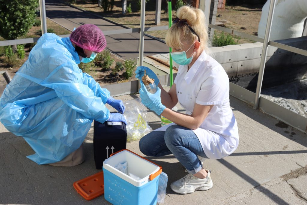 На Миколаївщині почали аналізувати стічні води на предмет наявності COVID (ФОТО) 16