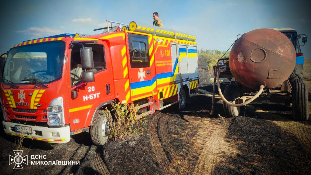 Комбайни, шини і 37,5 га відкритих територій: що вчора вогнеборці гасили на Миколаївщині (ФОТО) 18