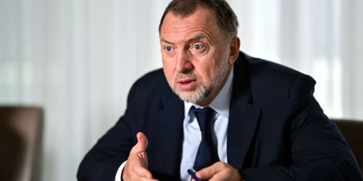 Дерипаска в Японії назвав війну божевільною та закликав до “негайного, безумовного припинення вогню” в Україні