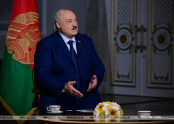 Лукашенко закликав сісти за стіл переговорів і закінчити «цю бійню»