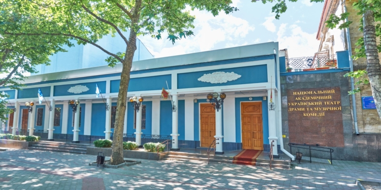 Як відкриє новий театральний сезон Миколаївський національний академічний український театр драми та музичної комедії