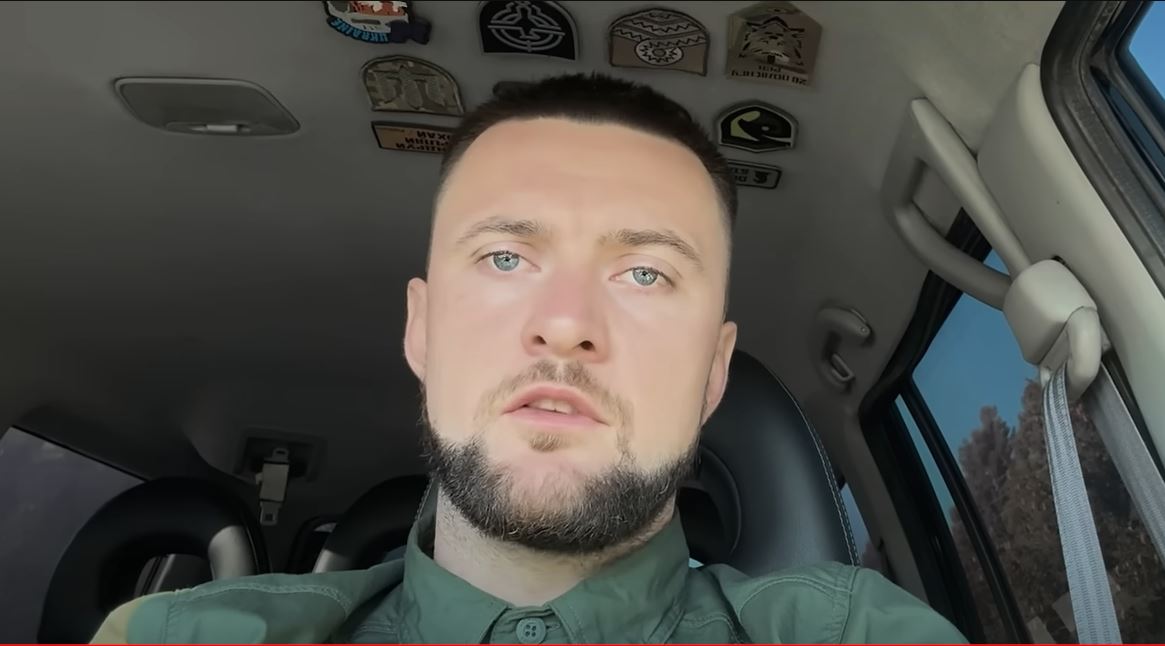 Несподівана зустріч. Співак Yarmak зустрів серед полонених свого фаната. Про що говорили (ВІДЕО)