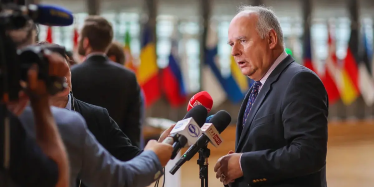 “Україна сама повинна захищати себе” – Польща не буде збивати російські ракети і дрони