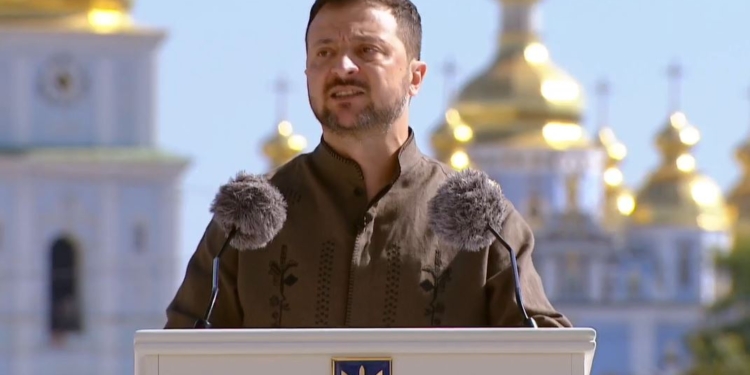 Україна вперше застосувала зброю нового класу – ракету-дрон “Паляниця”, – Зеленський (ВІДЕО)