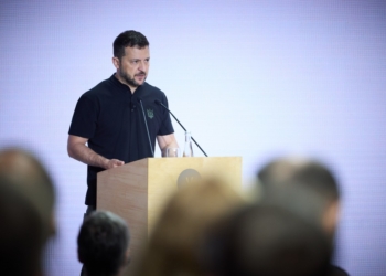 Хто бачить, звідки Росія завдає ударів, розуміє, для чого Україні далекобійність, – Зеленський (ВІДЕО)