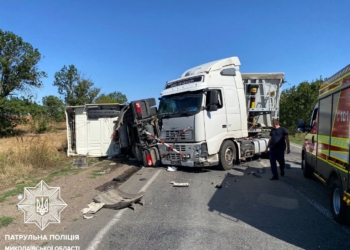 Увага! На трасі Миколаїв-Одеса – ДТП з двома фурами, рух можливий тільки для легковиків