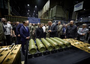 Зеленський у США відвідав секретний завод, який випускає снаряди для України (ФОТО)