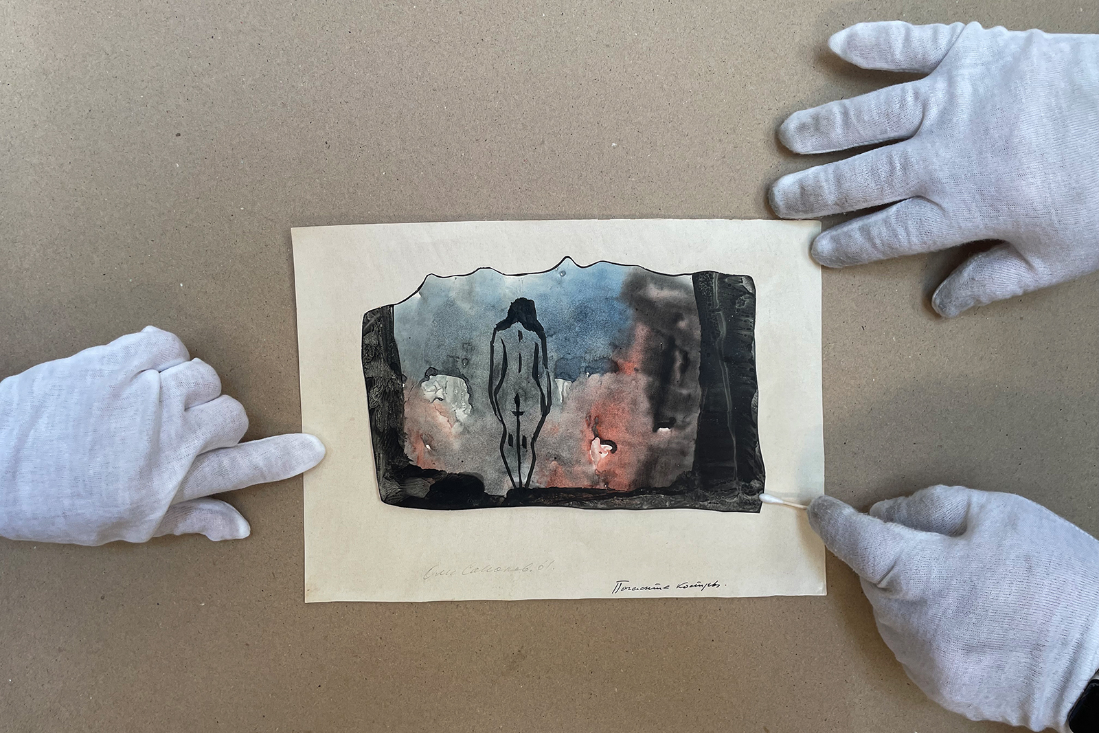 У двох музеях Миколаєва оцифровують графічні твори відомих українських митців (ФОТО)