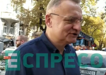 “Мати обійняла дитину – і вони разом загинули”, – Садовий про наслідки ракетного удару у Львові (ВІДЕО)