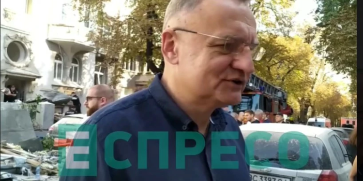 “Мати обійняла дитину – і вони разом загинули”, – Садовий про наслідки ракетного удару у Львові (ВІДЕО)
